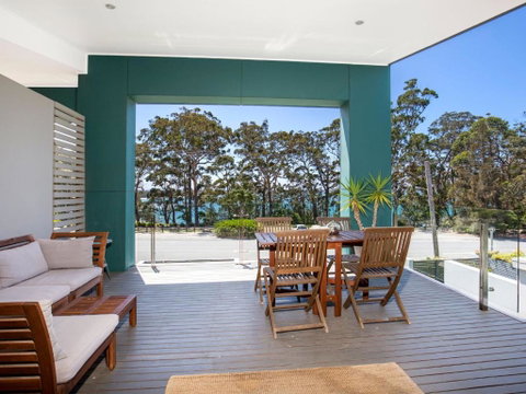 Bay Breeze (By Jervis Bay Rentals) - Accommodation Mermaid Beach 4