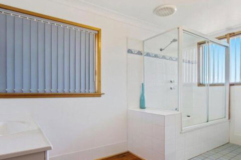 Amazing Aspects Perched Above Tilbury Cove - Accommodation Mermaid Beach 5