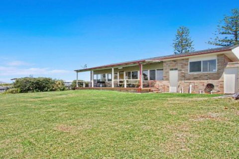 Amazing Aspects Perched Above Tilbury Cove - Accommodation Mermaid Beach 7