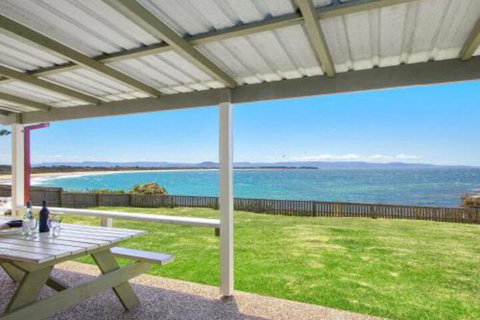 Amazing Aspects Perched Above Tilbury Cove - Accommodation Mermaid Beach 0