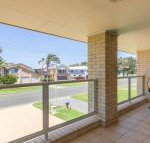 Azure Waters perfectly positioned with ocean views - Accommodation Mermaid Beach