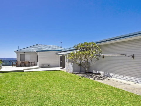 Blue Horizon Beachfront With Fireplace - Accommodation Mermaid Beach 3