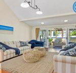 Sandy Shores character charm outdoor spa - Accommodation Mermaid Beach