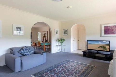 Walling Clifton Gardens Backing Onto Golf Course - Accommodation Mermaid Beach 5