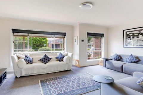 Walling Clifton Gardens Backing Onto Golf Course - Accommodation Mermaid Beach 0