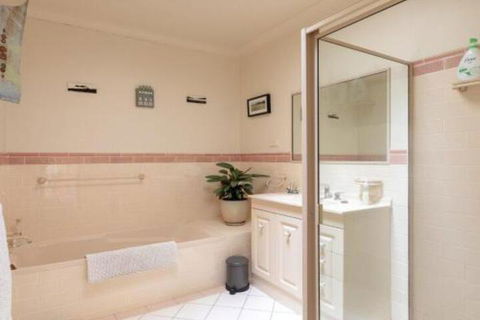 Walling Clifton Gardens Backing Onto Golf Course - Accommodation Mermaid Beach 3