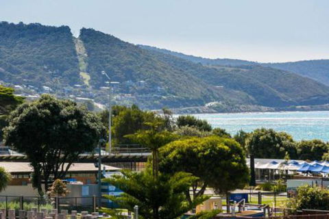 LOUTTIT BAY APARTMENT 1 Free Wifi Ocean Views & The Ultimate Location - Accommodation Mermaid Beach 4