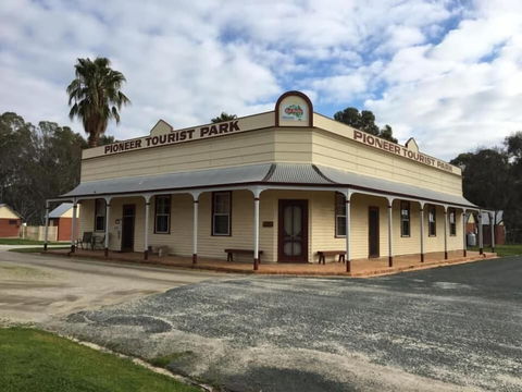 Deniliquin Pioneer Tourist Park - Accommodation Mermaid Beach 1