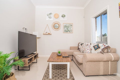 Peaceful 2kingbed Rootyhill Townhouse Near Station - Accommodation Mermaid Beach 5