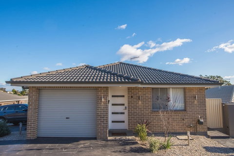 Peaceful 2kingbed Rootyhill Townhouse Near Station - Accommodation Mermaid Beach 0