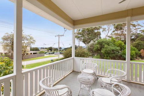 BEACHSIDE GETAWAY DROMANA - Accommodation Mermaid Beach 1