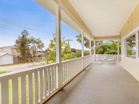 BEACHSIDE GETAWAY DROMANA - Accommodation Mermaid Beach 5