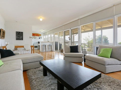 DROMANA BEACH SHACK... - Accommodation Mermaid Beach 5