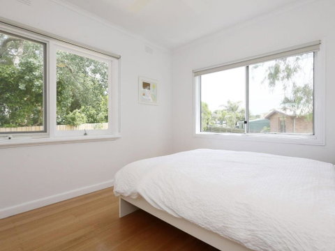 DROMANA BEACH SHACK... - Accommodation Mermaid Beach 4