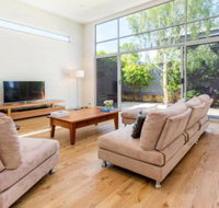 PALM COURT RETREAT MORNINGTON - Accommodation Mermaid Beach