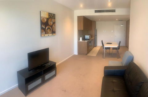 RNR Light Square - Accommodation Mermaid Beach 6