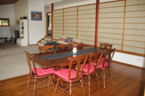 LIZ LAKE - Accommodation Mermaid Beach 7