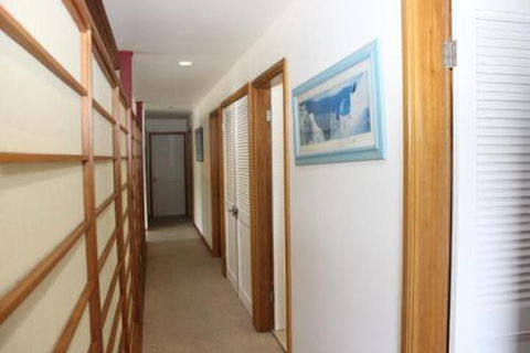 LIZ LAKE - Accommodation Mermaid Beach 4
