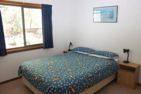 LIZ LAKE - Accommodation Mermaid Beach 2