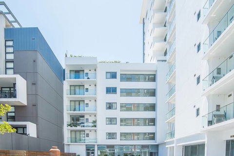 Spacious Central Apartment Walking Distance To Beach - Accommodation Mermaid Beach 1