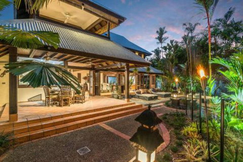 Sala On The Beach Luxury Beachfront House - Accommodation Mermaid Beach 0