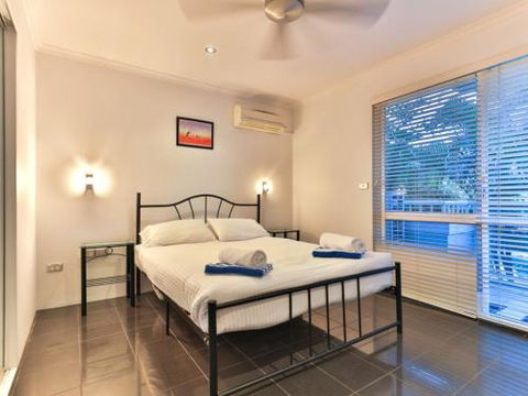 RED COWRIE 321atPALM COVE - Accommodation Mermaid Beach 1
