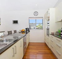 Papaya House - Accommodation Mermaid Beach