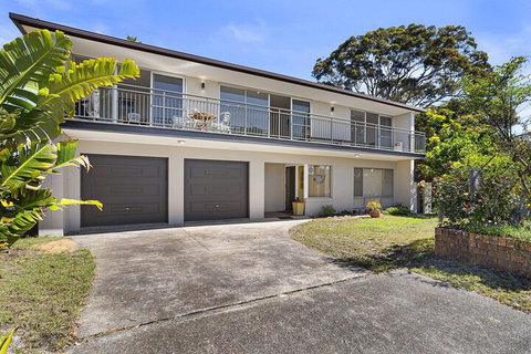 Government Road 65 - Accommodation Mermaid Beach 1