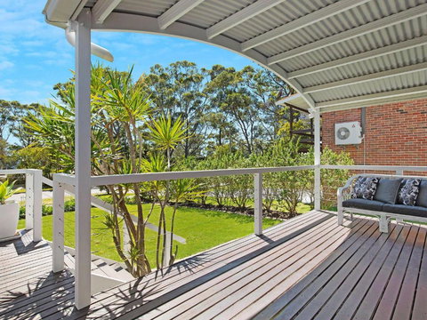 Akarana Beach House :: Jervis Bay Rentals - Accommodation Mermaid Beach 5