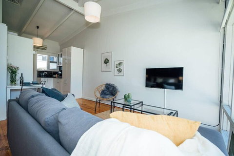 High Tide On Augusta Netflix Wifi & Chill... - Accommodation Mermaid Beach 7