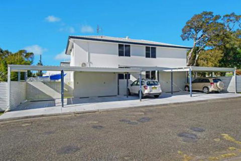 WAVES On MAIN 4 / 1 MAIN STREET - Accommodation Mermaid Beach 3