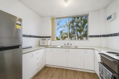WAVES On MAIN 4 / 1 MAIN STREET - Accommodation Mermaid Beach 2