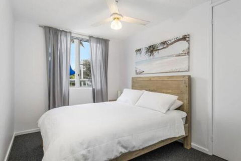 WAVES On MAIN 4 / 1 MAIN STREET - Accommodation Mermaid Beach 6