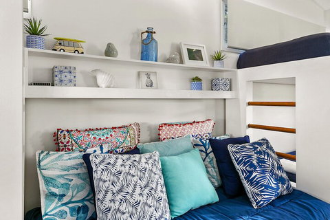 Stunning River House 51 Hilton Esplanade - Accommodation Mermaid Beach 2