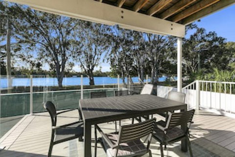 Stunning River House 51 Hilton Esplanade - Accommodation Mermaid Beach 0