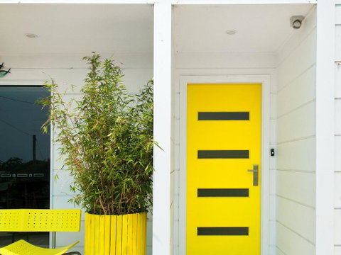 Embracing DutchiesatNelsons Bay - Accommodation Mermaid Beach 1