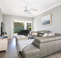 Wowly Waters Pet Friendly 1 Min Walk to Beach - Accommodation Mermaid Beach