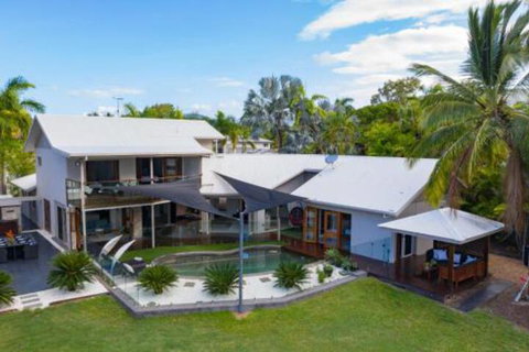 Absolute Lakefront Port Douglas - Accommodation Mermaid Beach 5