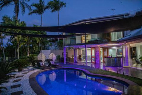 Absolute Lakefront Port Douglas - Accommodation Mermaid Beach 2