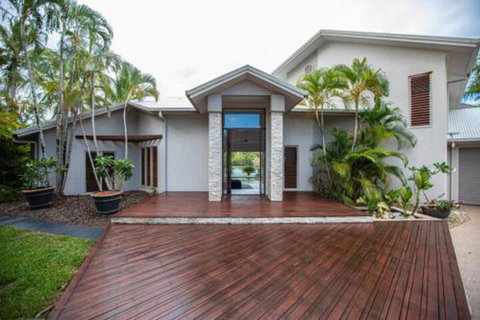 Absolute Lakefront Port Douglas - Accommodation Mermaid Beach 7