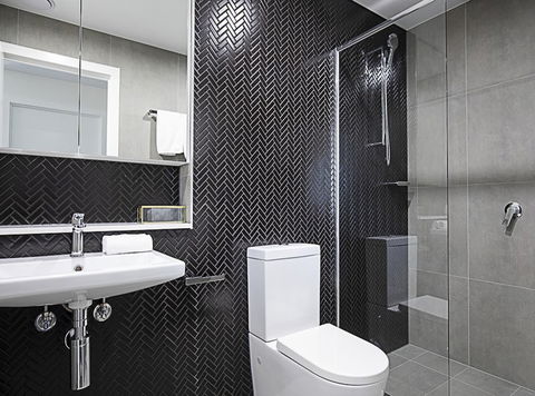 CANBERRA CHIC Hosted By LAbode - Accommodation Mermaid Beach 2