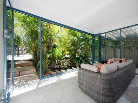 Street Cafe Boutique Accommodationat Nelson Bay - Accommodation Mermaid Beach 4
