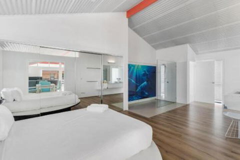 Foot Prints - Accommodation Mermaid Beach 7
