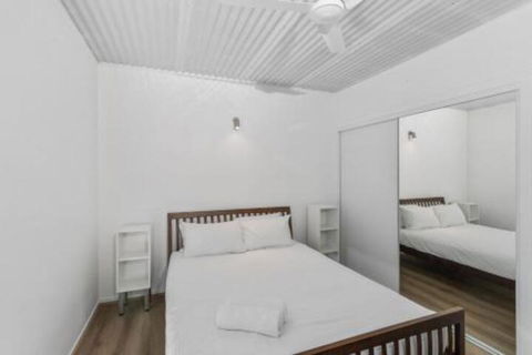 Foot Prints - Accommodation Mermaid Beach 6