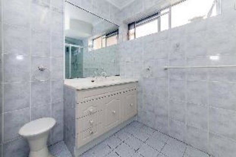 Laman Lodge Unit 3 15 Laman Street - Accommodation Mermaid Beach 3