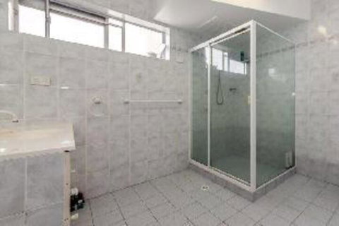 Laman Lodge Unit 3 15 Laman Street - Accommodation Mermaid Beach 1