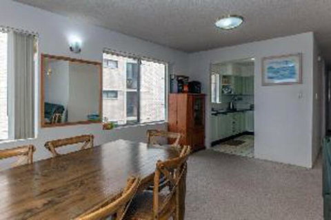 Laman Lodge Unit 3 15 Laman Street - Accommodation Mermaid Beach 4