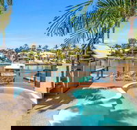 Sunshine Villa at Sanctuary Cove - Accommodation Mermaid Beach