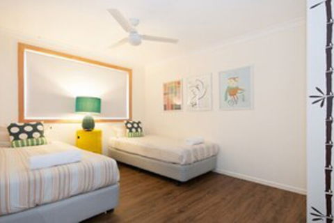 La Plage - Accommodation Mermaid Beach 2