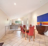 Beach Affair - 10 Callitris Crescent - Accommodation Mermaid Beach